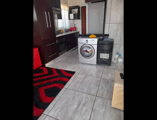 2 BEDROOM PROPERTY TO RENT IN RABIE RIDGE